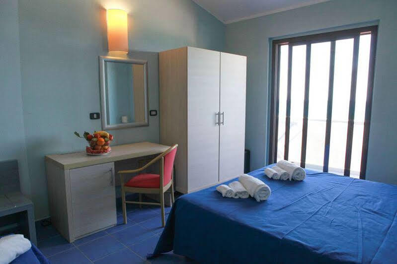 Club Esse Costa Dello Jonio Hotell Mandatoriccio Marina Eksteriør bilde
