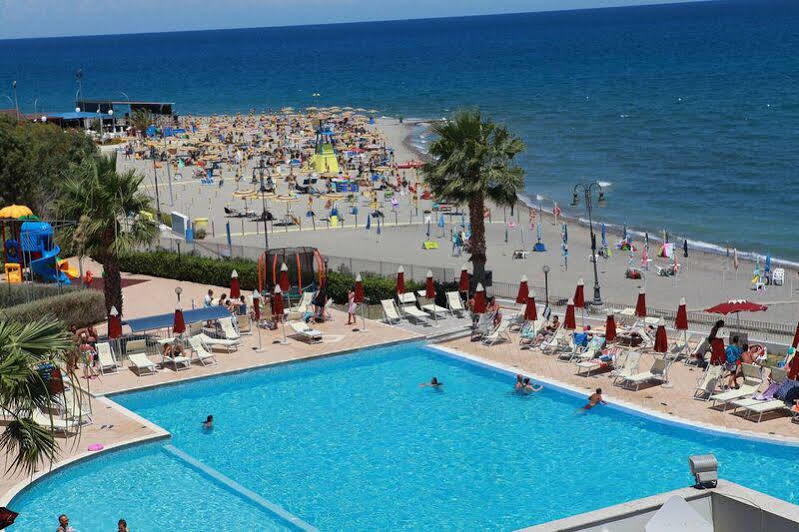 Club Esse Costa Dello Jonio Hotell Mandatoriccio Marina Eksteriør bilde