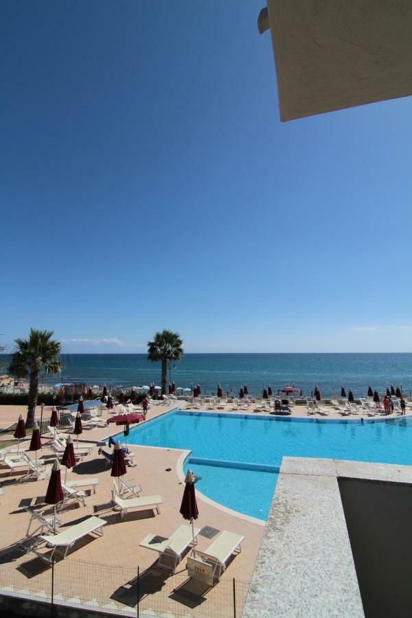Club Esse Costa Dello Jonio Hotell Mandatoriccio Marina Eksteriør bilde