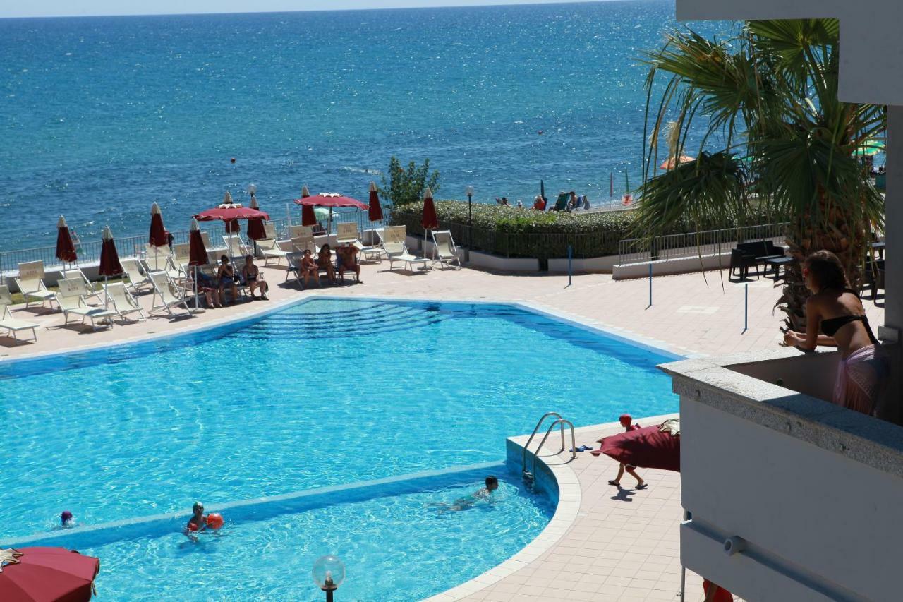 Club Esse Costa Dello Jonio Hotell Mandatoriccio Marina Eksteriør bilde