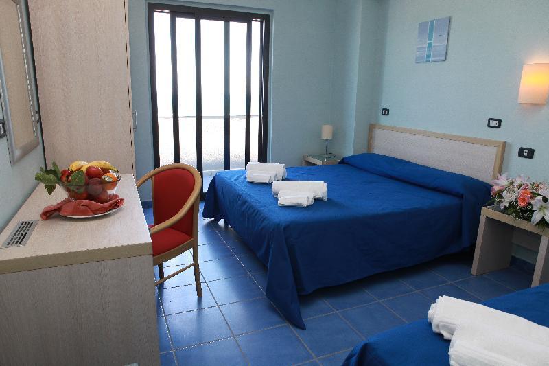 Club Esse Costa Dello Jonio Hotell Mandatoriccio Marina Eksteriør bilde